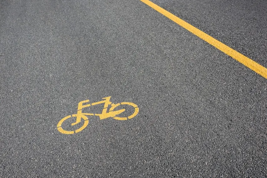 Knoxville designated bicycle lane showing infrastructure and road where cyclist accidents occur